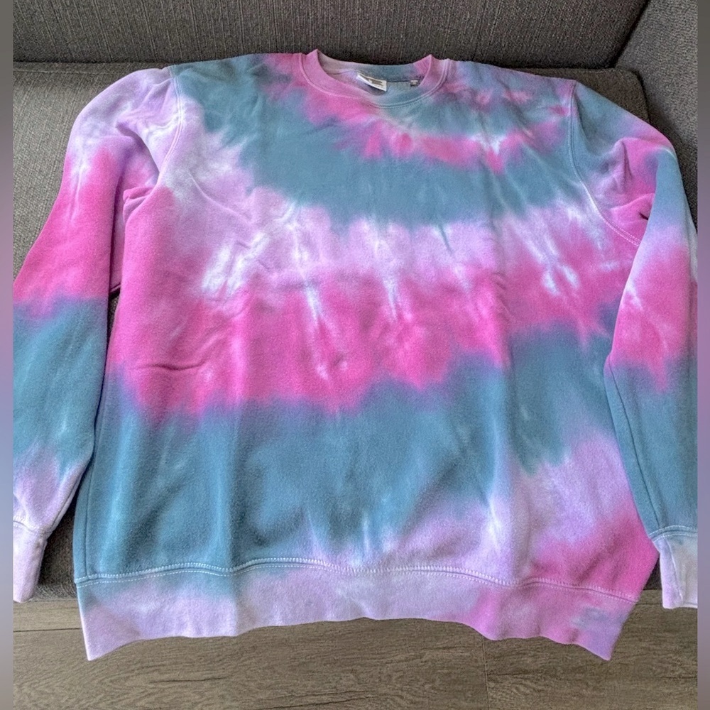 Tie-Dye Sweatshirt and Jogger Set - Medium
